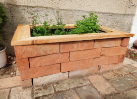 Bausatz günstiges Hochbeet Gartenbeet Kräuterbeet Pflanzkübel original alte Mauersteine Ziegelsteine DIY