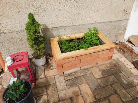 Bausatz günstiges Hochbeet Gartenbeet Kräuterbeet Pflanzkübel original alte Mauersteine Ziegelsteine DIY