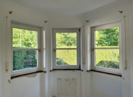 Hartholzfenster mit Dreifachverglasung, diverse Größen Hartholzfenster mit Dreifachverglasung, diverse Größen