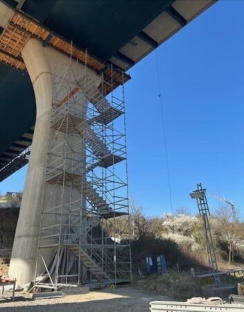 Treppenturm PERI UP 125