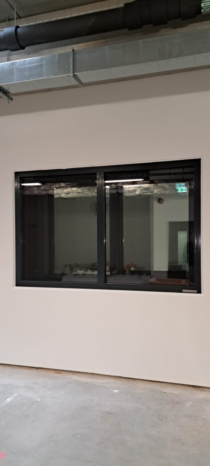 2 Hochwertige Fenster mit den Maßen RBÖ 2,175m x 1,40m