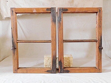 altes historisches Holz Stall Schuppen Bauernhaus fenster Dekoration rustikal Landhaus shabby chic vintage