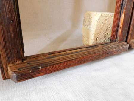 altes historisches Holz Stall Schuppen Bauernhaus fenster Dekoration rustikal Landhaus shabby chic vintage