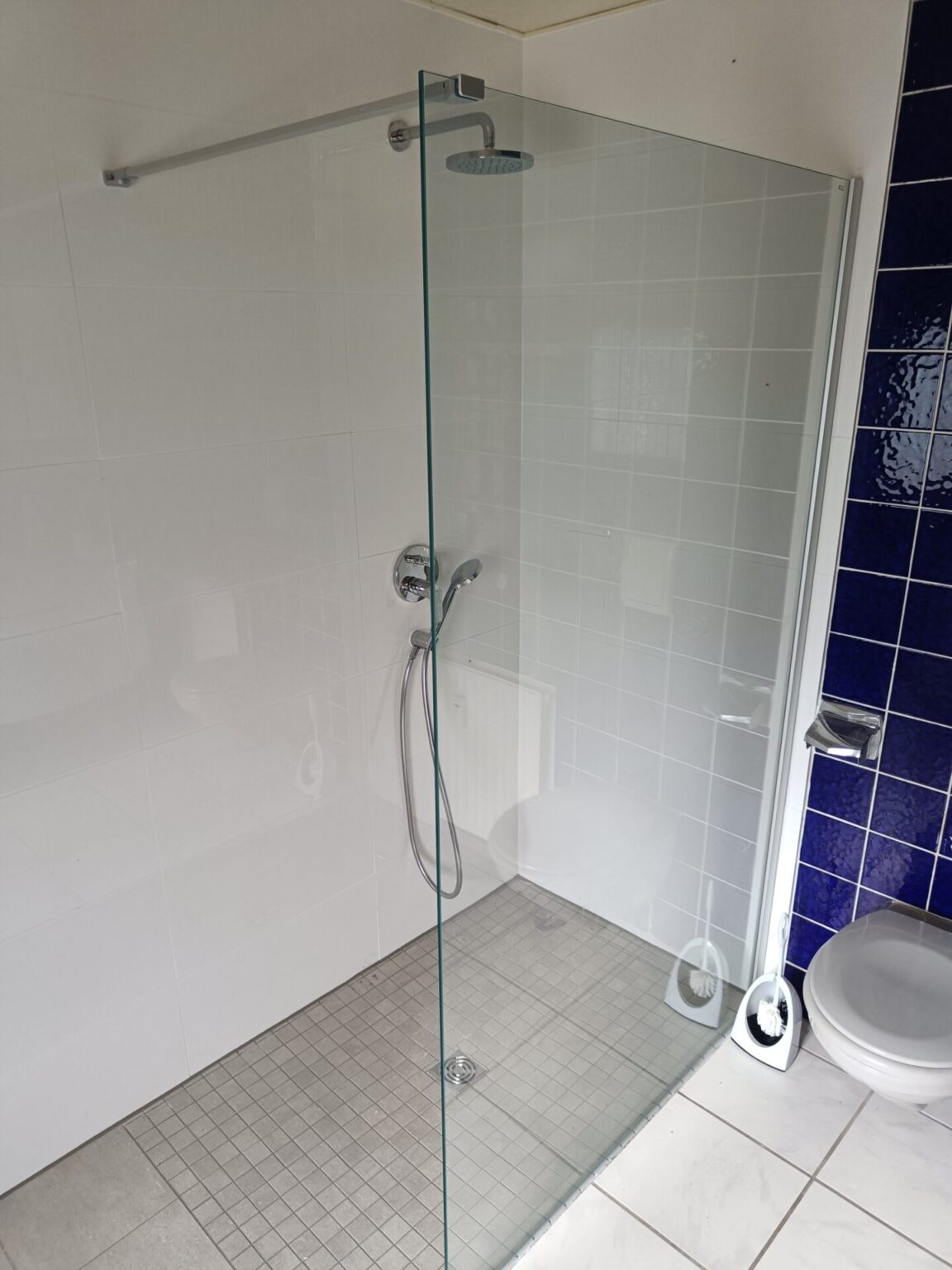 Hausabriss – diverse gebrauchte Haushalts- & Sanitärartikel: Armaturen, Boiler, Schränke u.v.m.