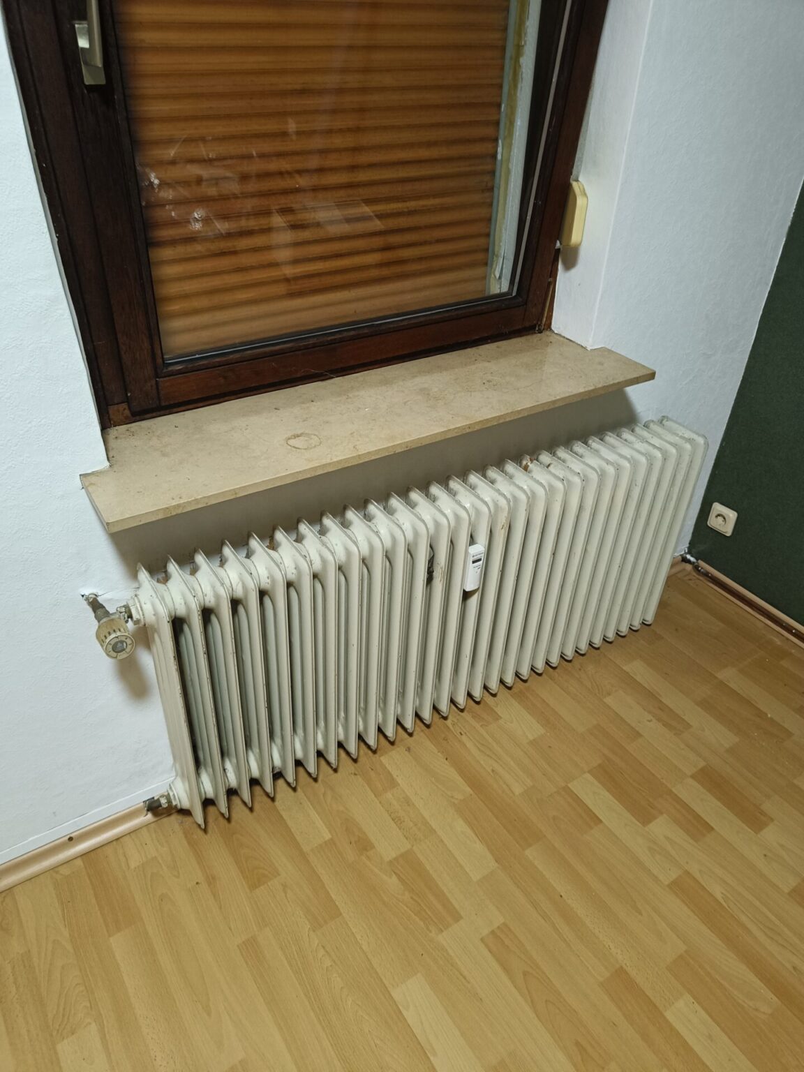 Hausabriss – diverse gebrauchte Haushalts- & Sanitärartikel: Armaturen, Boiler, Schränke u.v.m.