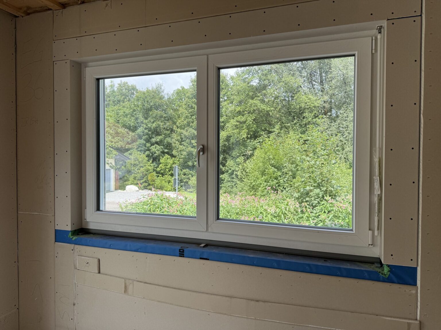 Aldra Kunststofffenster inkl. Rollo