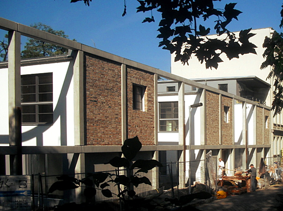klassisch rote Backsteine uralte Ziegel Klinker Gala Bau Garten Gestaltung Landhaus used look shabby chick