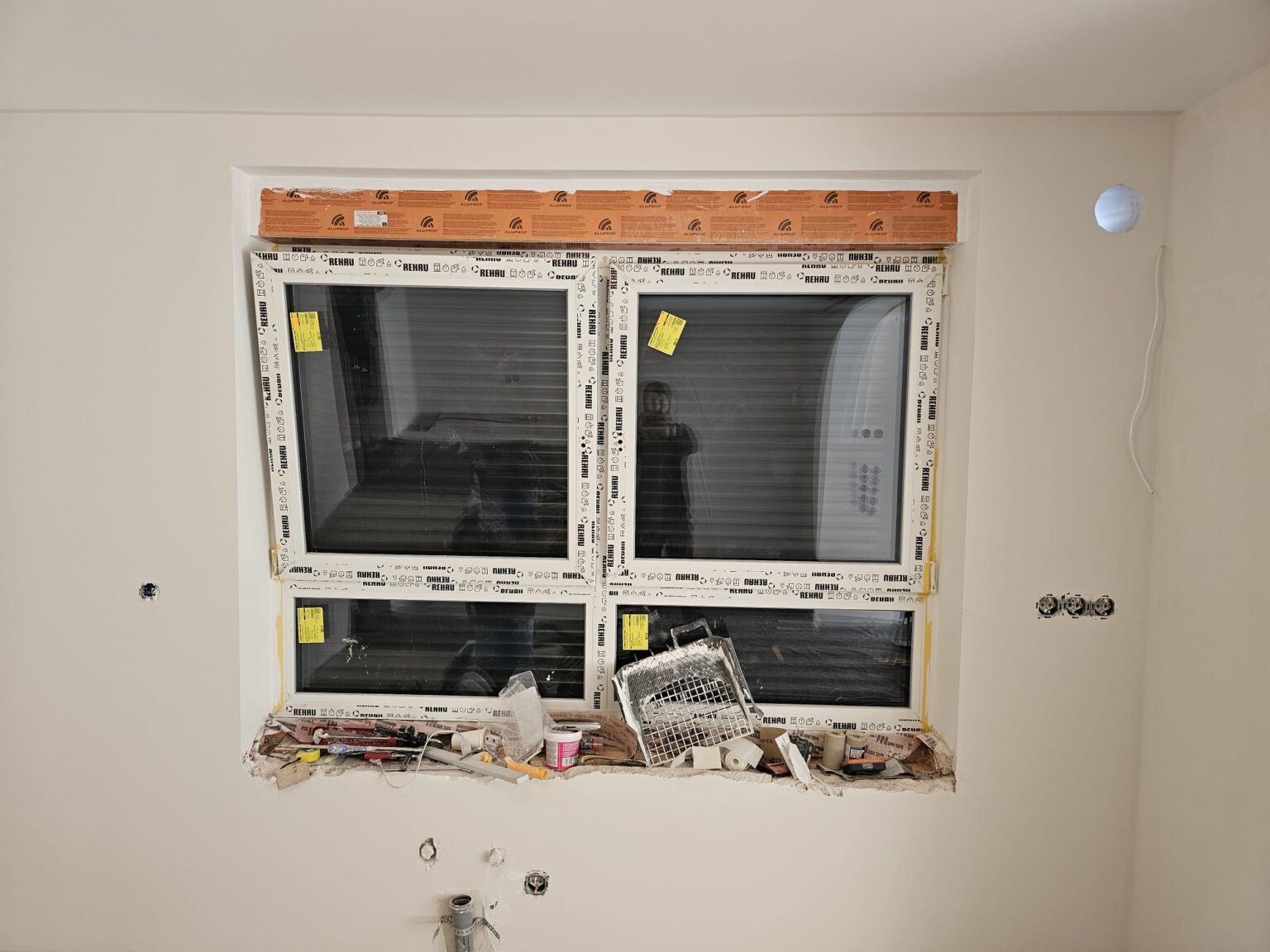 Rehau Fenster doppelflügig mit Unterlicht
