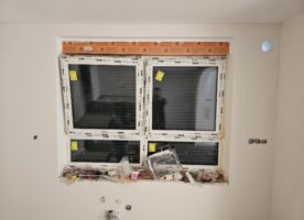 Rehau Fenster doppelflügig mit Unterlicht