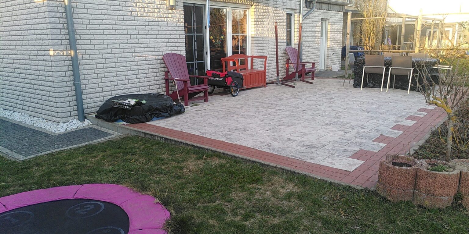 Terrassen Gehweg Platten Hell Beton