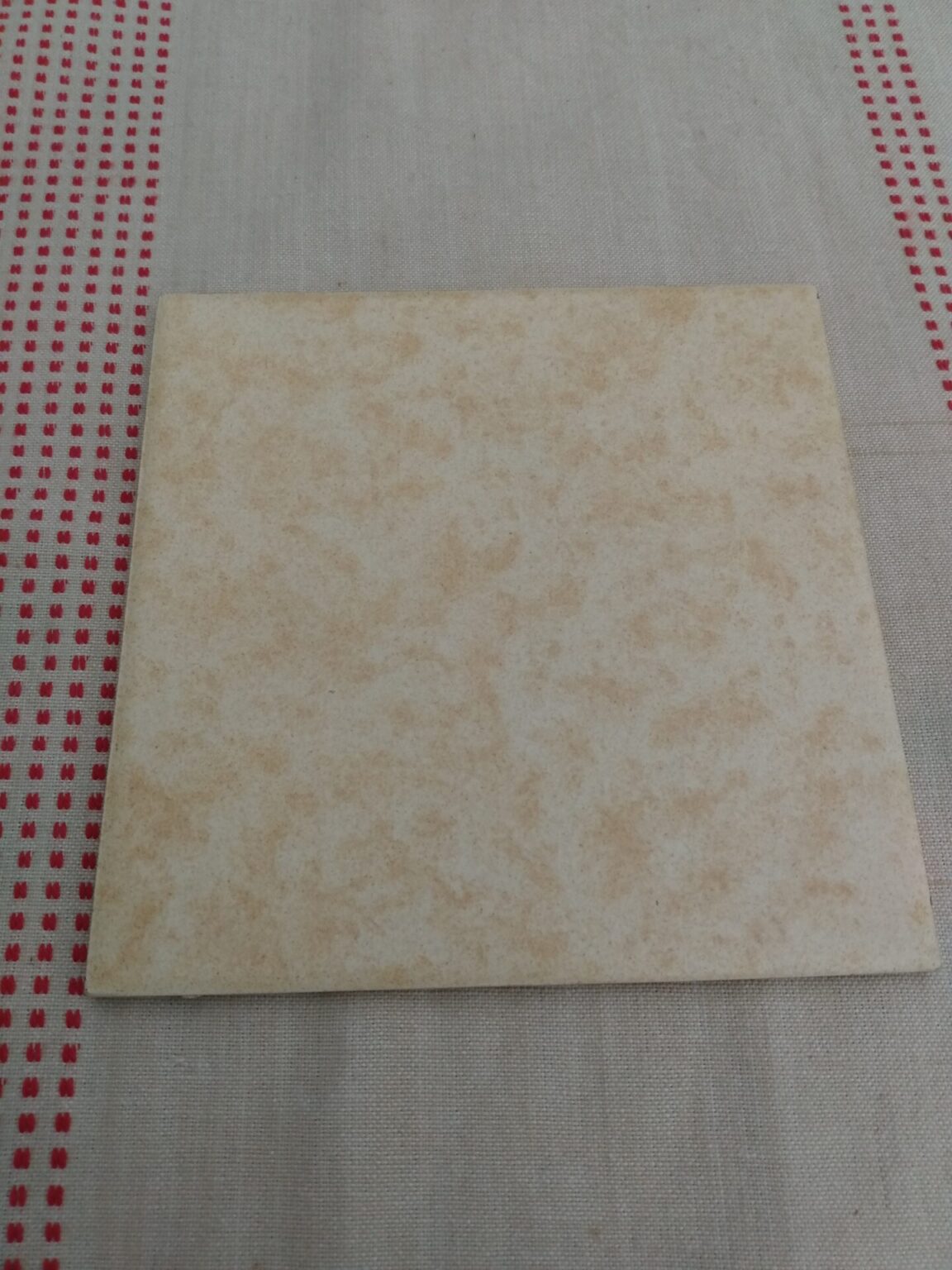 Wandfließen 15×15 cm beige geflammt, Boizenburg, bis 13 Pakete je 50 Stück