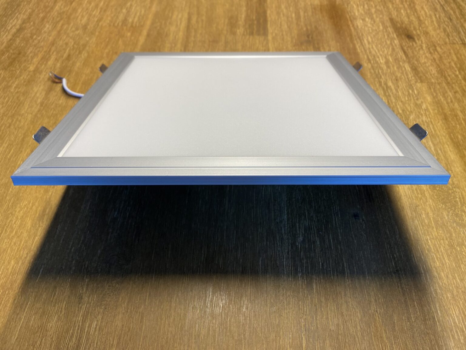 LED-Panel ca. 30×30 cm, 18 W, 6000 K, 9 mm stark, 15 Stk vorhanden