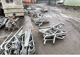 Dreibeine - 196 funktionsfähige Stück - auch kleinere Mengen