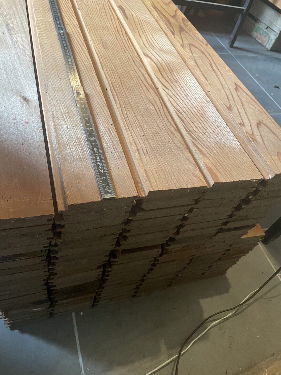 Profilholz Bretter Paneele aus Red Wood Holz Mammutbaum