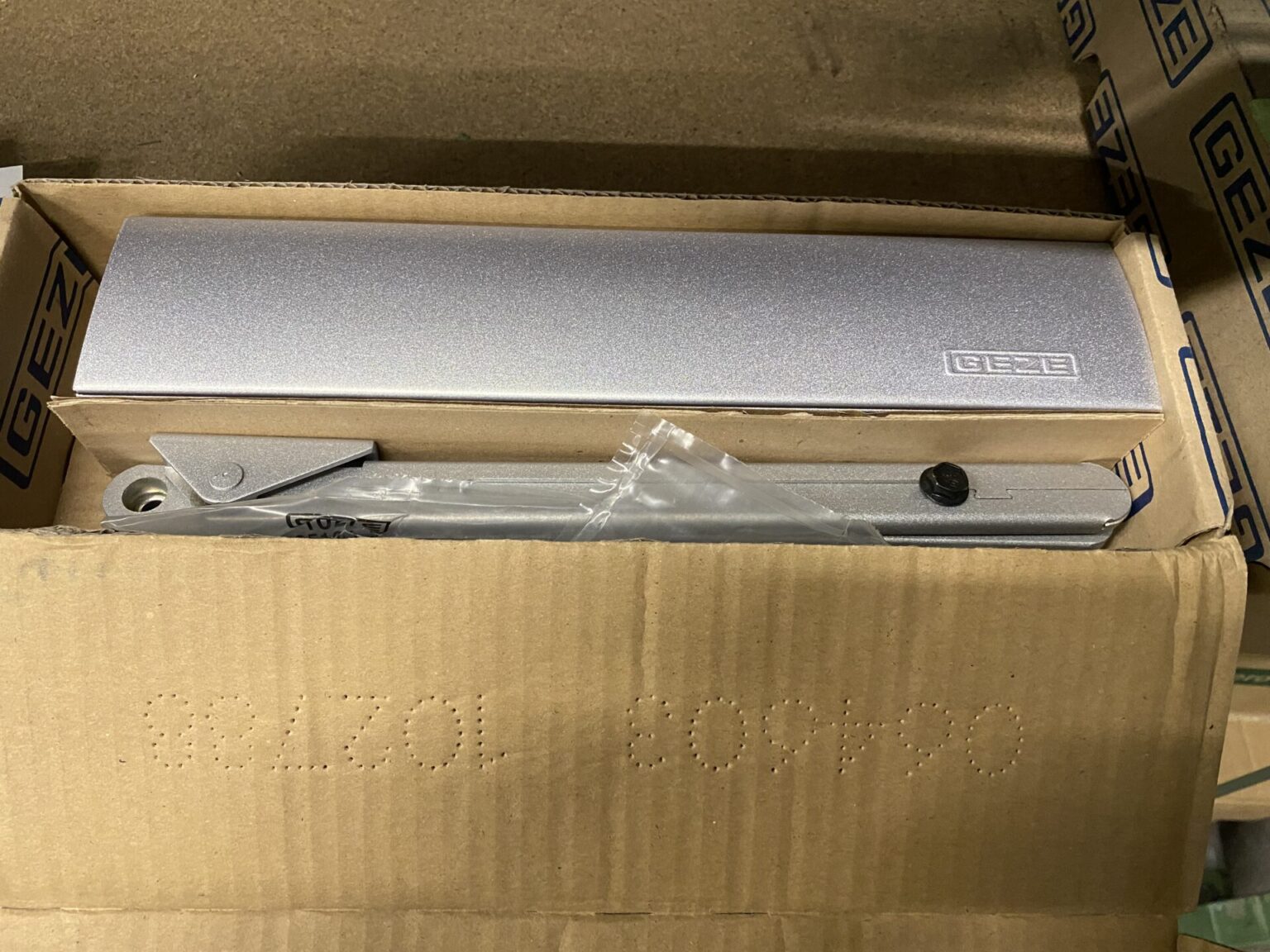 GEZE TS4000 Obentürschließer silber