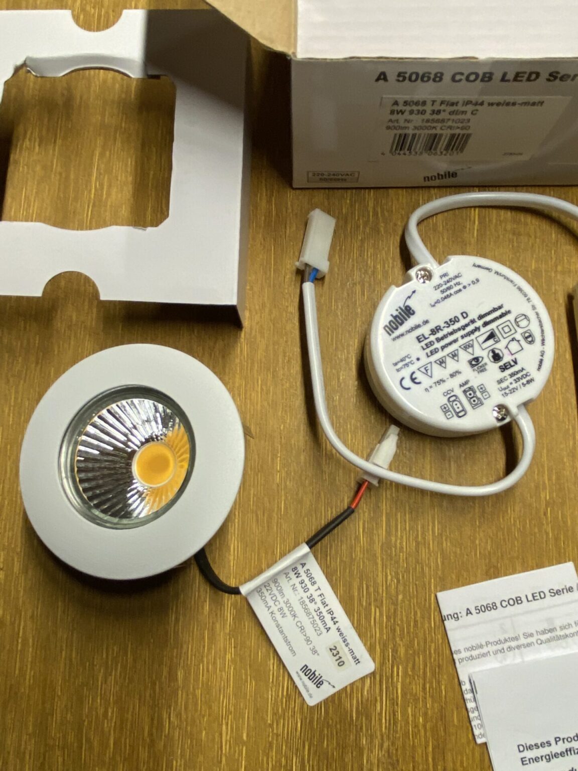 LED-Einbau-Downlight A 5068 T Flat IP44, 8W, 930, 38°, dim C, Neu und OVP