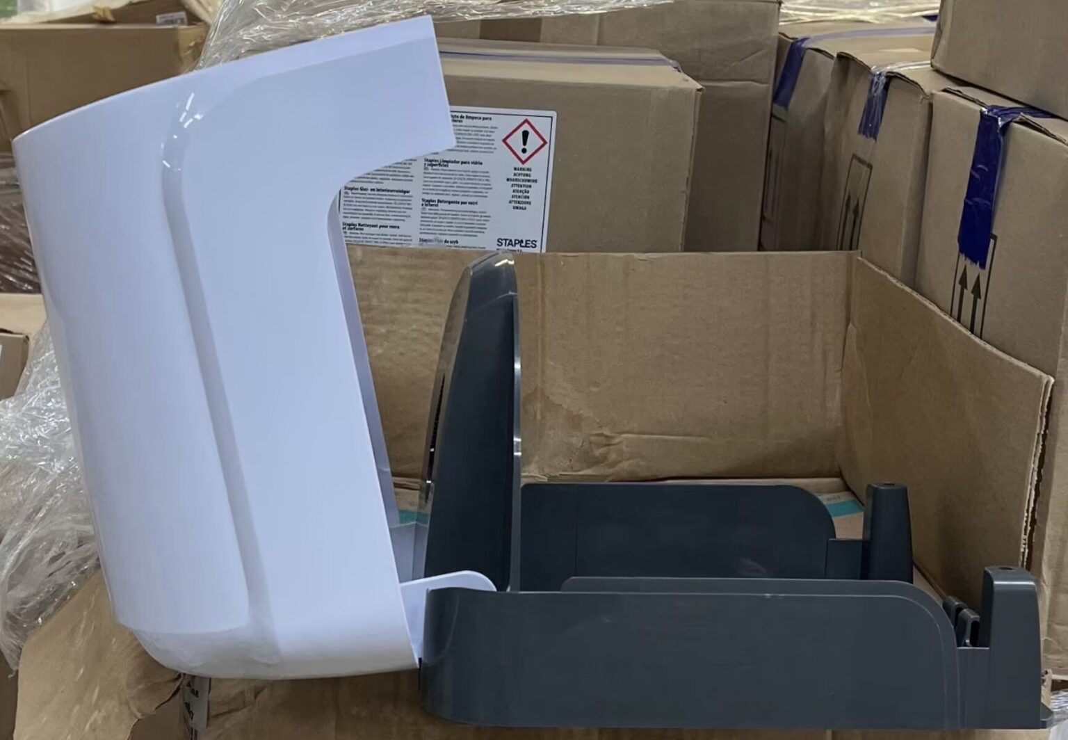 STAPLES Centrefeed Tissue Paper Roll Dispenser, Papierrollenspender, Wandspender, Hygienespender, Haushaltswaren