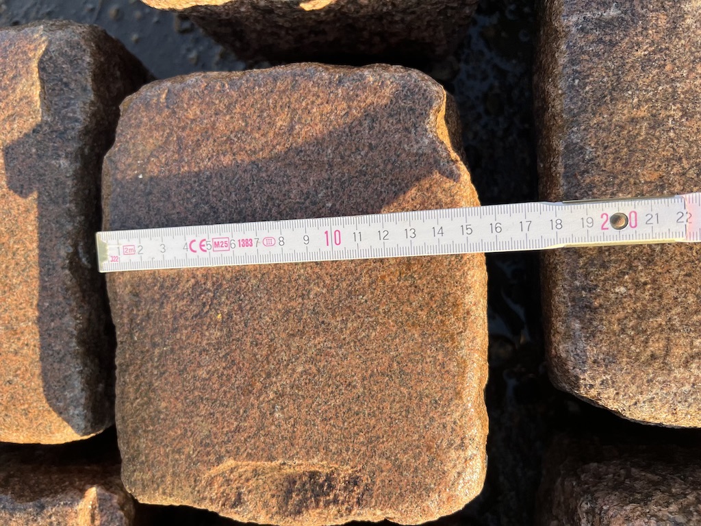 Altes Granitpflaster 15×15 cm – rötliche & bräunliche Farbtöne – Altstadtpflaster Antik