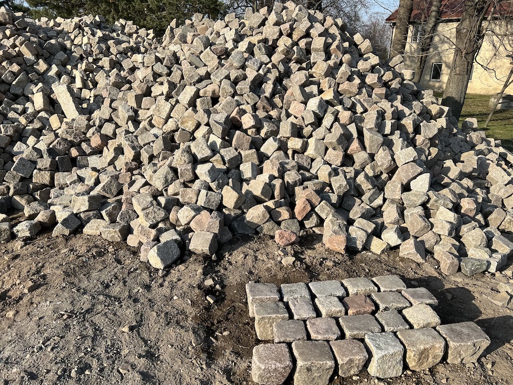 Altes Granitpflaster 18×18 cm – Granitwürfel Altstadtpflaster aus Naturstein