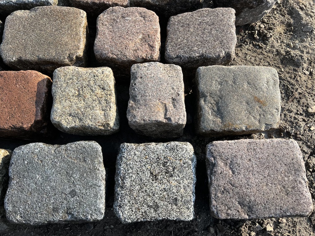 Altes Granitpflaster 18×18 cm – Granitwürfel Altstadtpflaster aus Naturstein