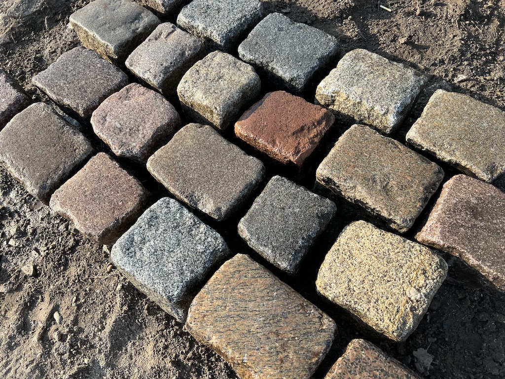 Altes Granitpflaster 18×18 cm – Granitwürfel Altstadtpflaster aus Naturstein