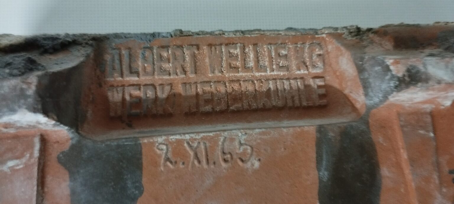 Dachziegel „Albert Wellie Werk Weberkuhle“ Bj. 1965
