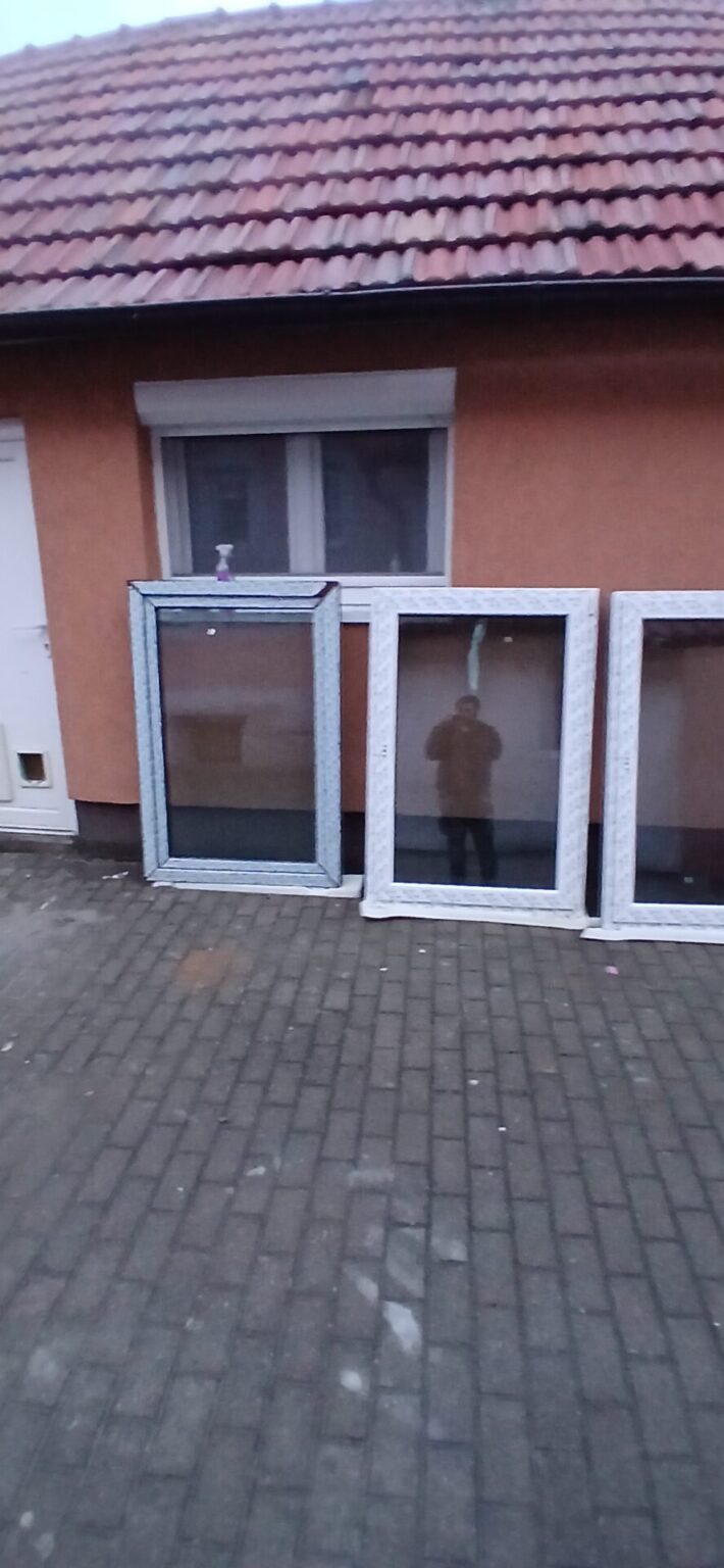 4x neue 3-fach verglaste PVC-Alu Fenstwr