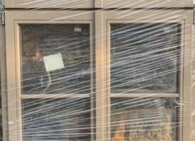 Holzfenster mit sprossen