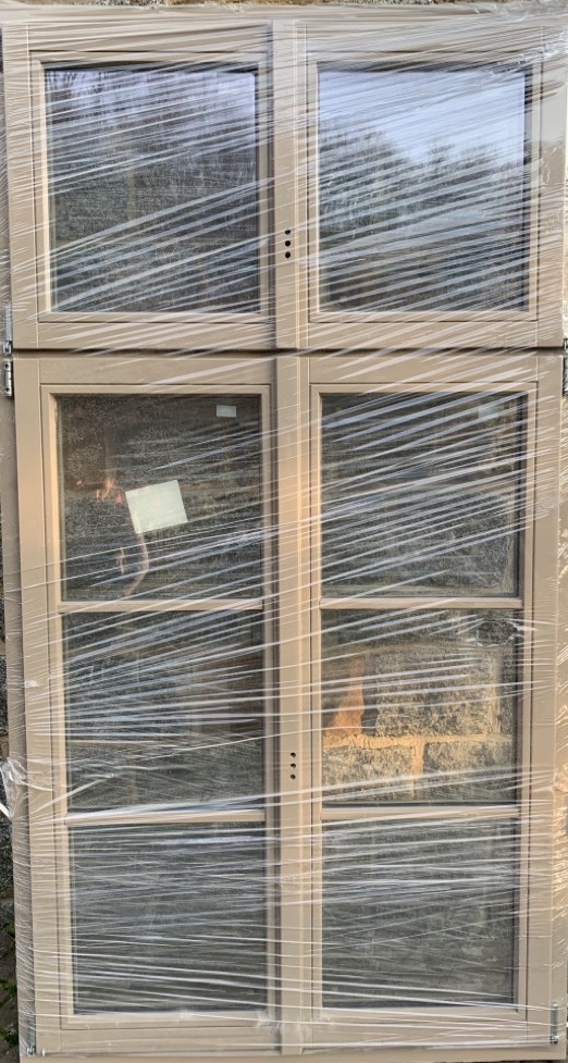 Holzfenster mit sprossen