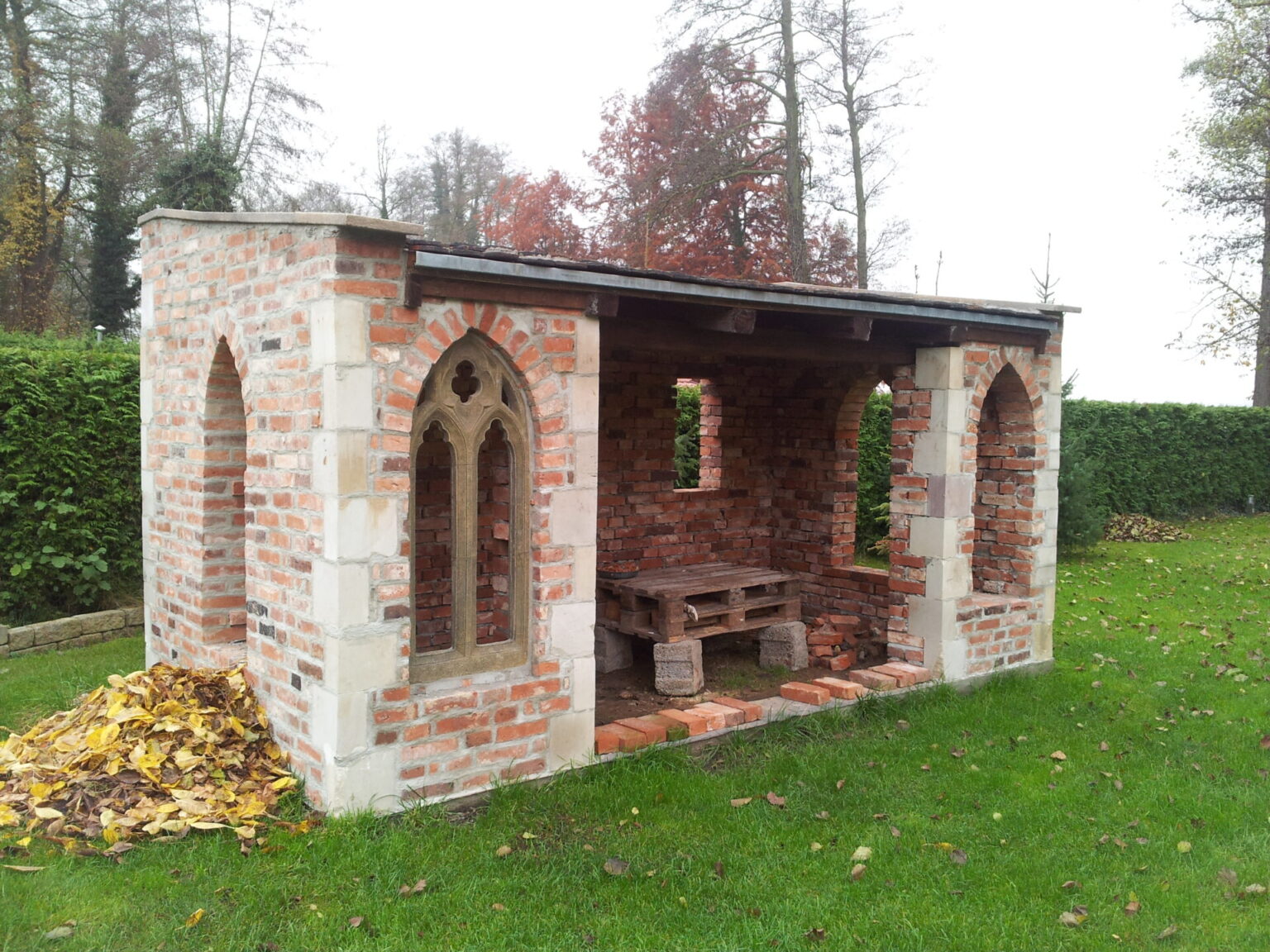 wasserstrich Ziegel Backstein Landhaus usedlook  Altziegel Klinker Garten Landschaft Gestaltung Ruinenmauer