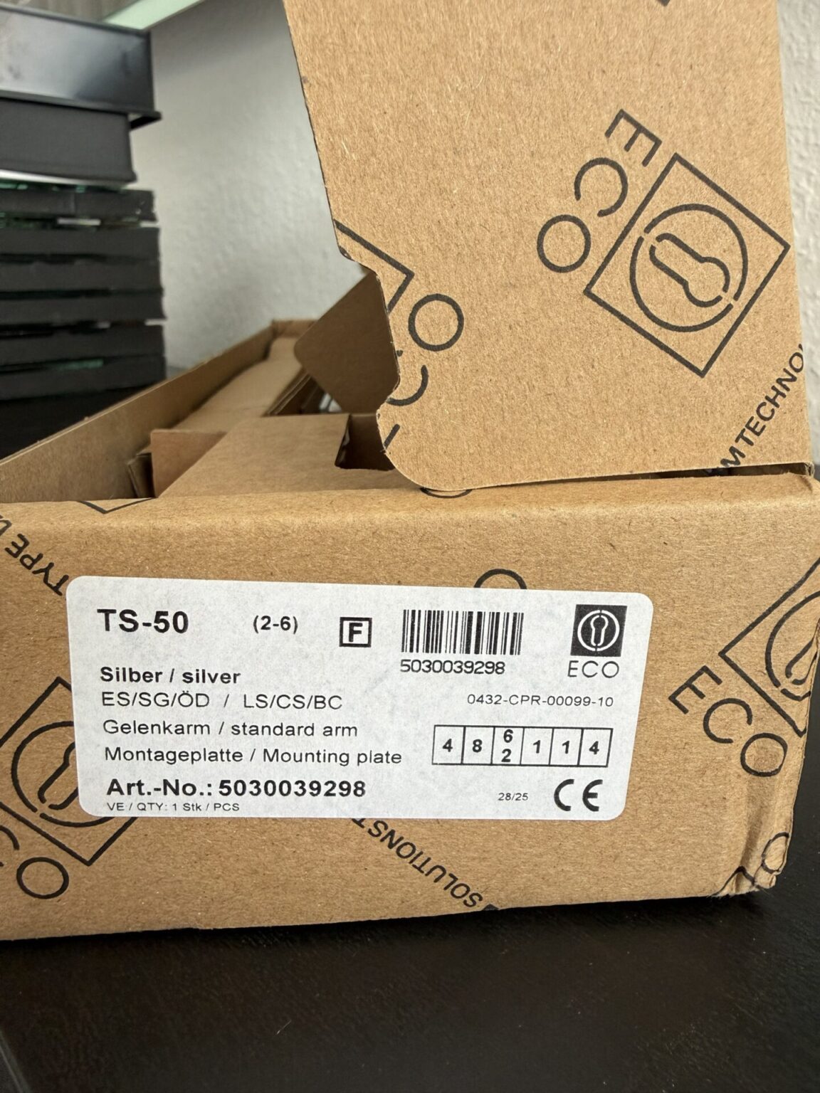 ECO Türschließer TS-50 inkl. Gelenkarm und Montageplatte