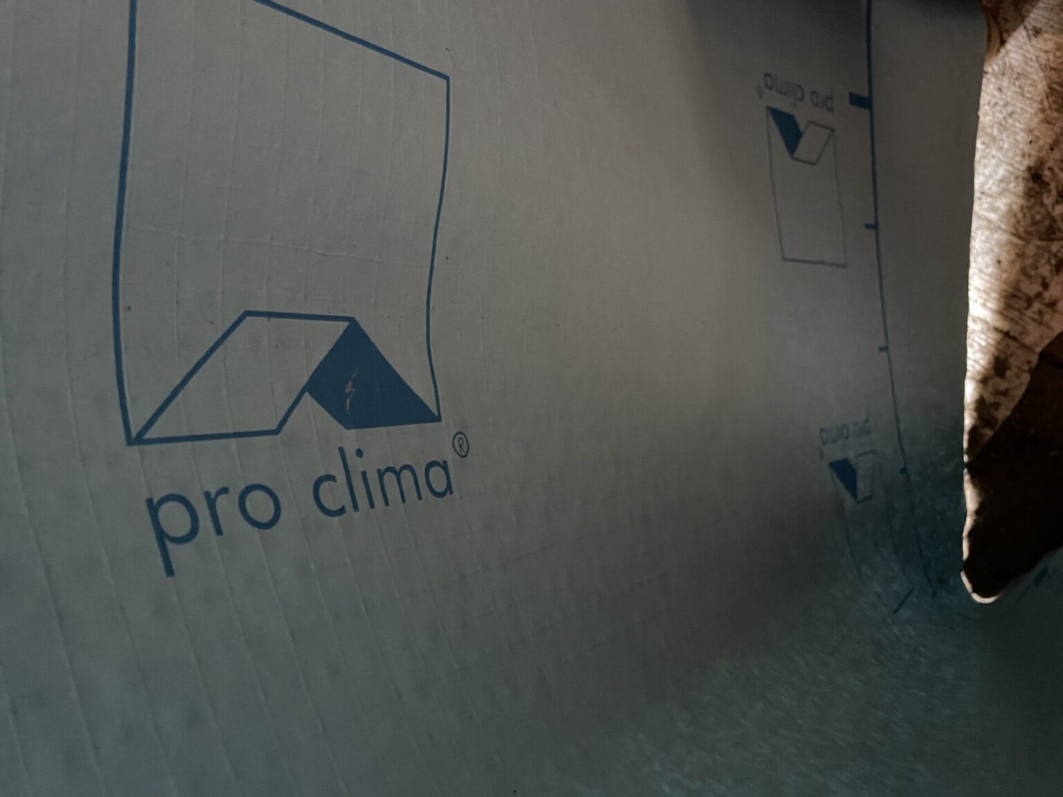 Pro Clima Dampfbremse aus Baupappe