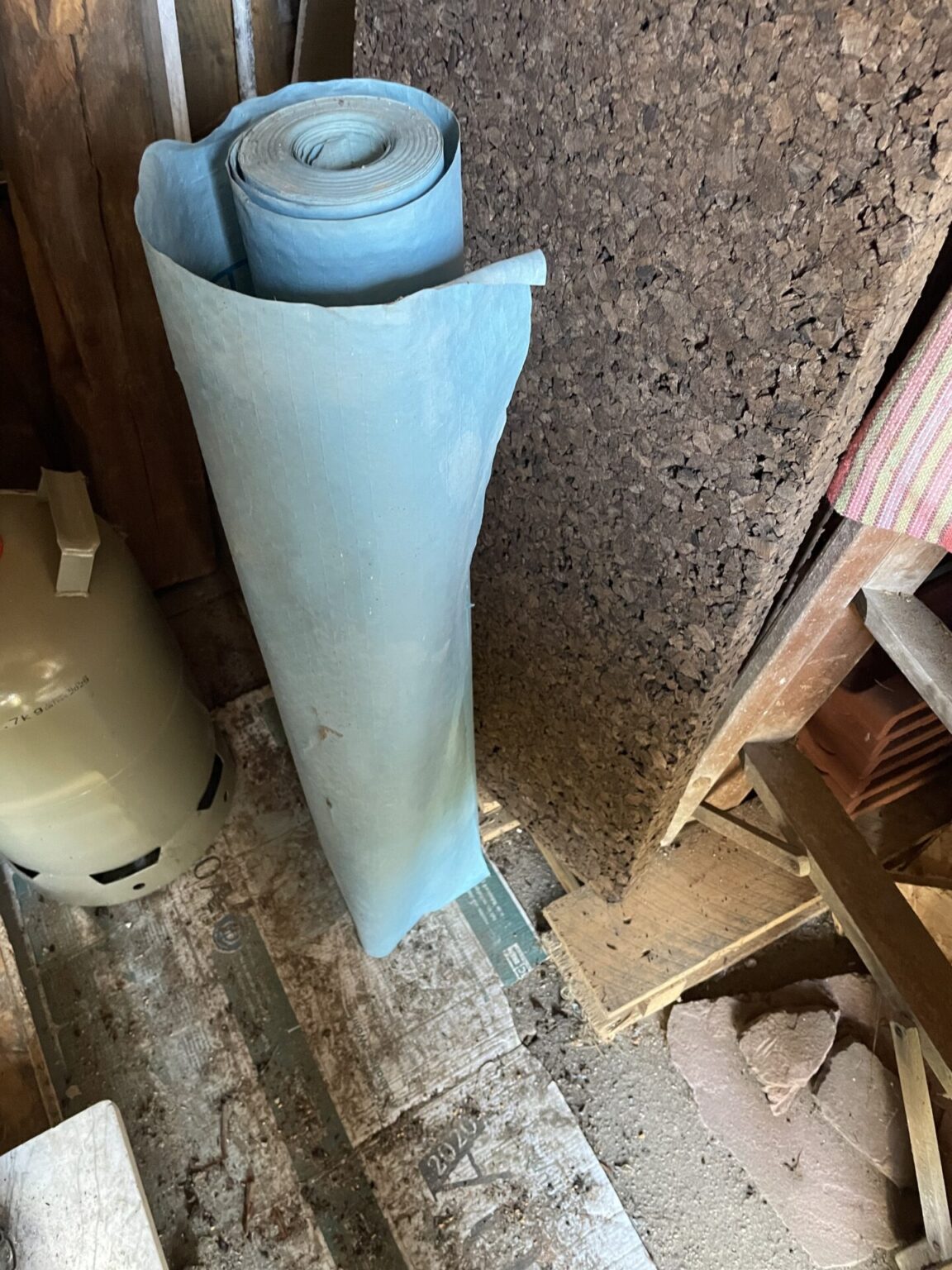 Pro Clima Dampfbremse aus Baupappe