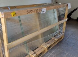 Glaspendeltüre mit Oberlicht