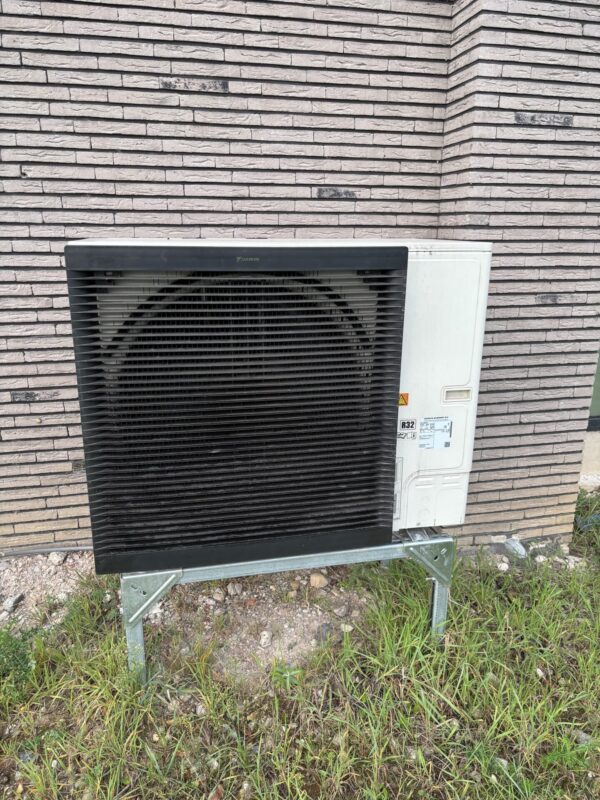 Daikin Wärmepump inkl Innenteil. ERLA16DAW17 u EBBX16DF9W