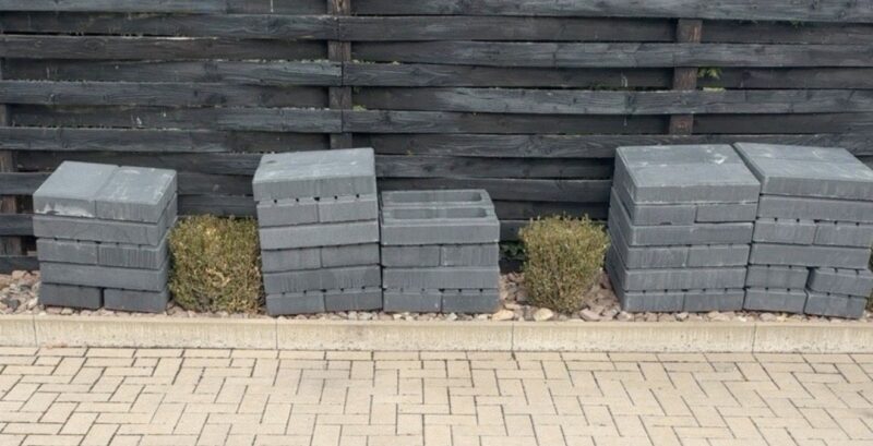 iBrixx Mauersteine – 50 Stück + 10 Abdeckplatten